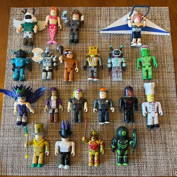 Roblox Figurines * Set of 20 * Toys * Figures * EUC * Poseable - Picture 2 of 8